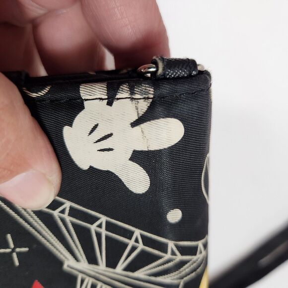 Disney Park Trifold Wallet/Wristlet Black W Mickey Mouse Castle - Picture 10 of 15